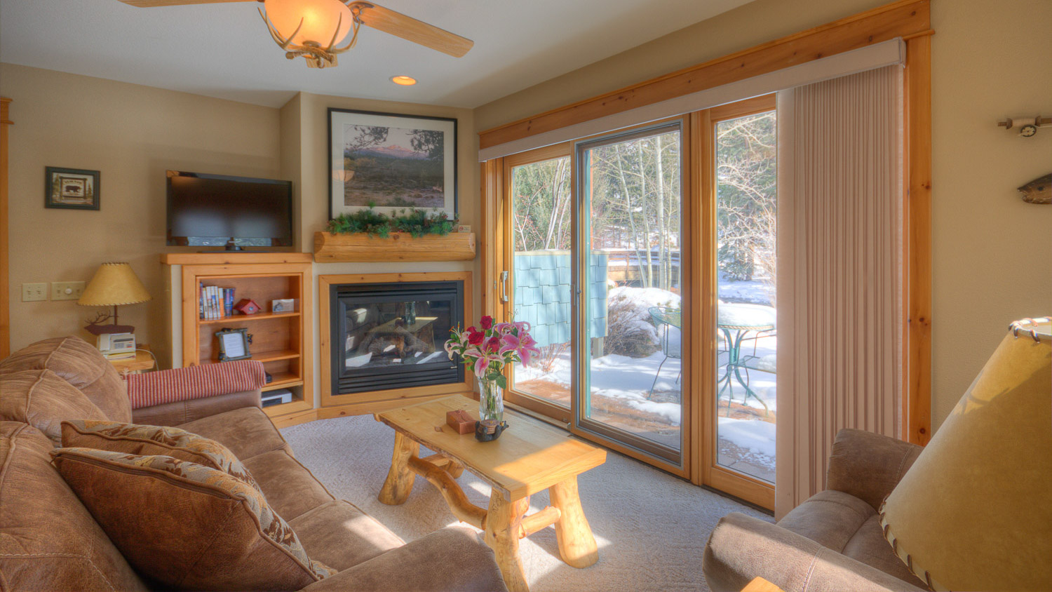 Bear Paw 1 bedroom ADA living area